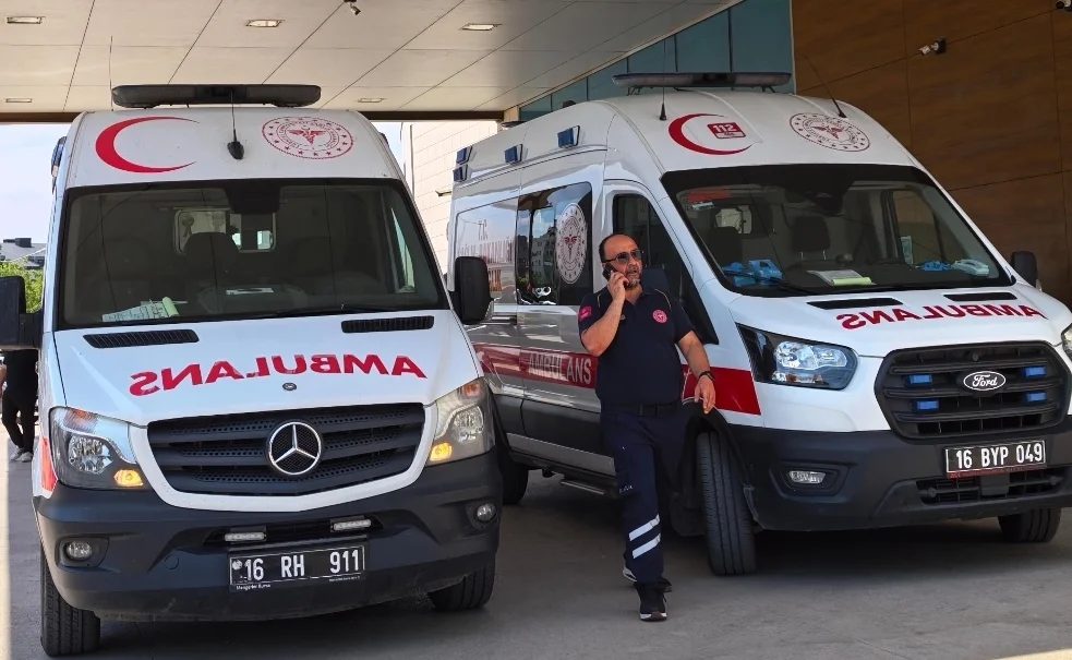 İnegöl'de 112 Acil Servis ekibine çirkin saldırı