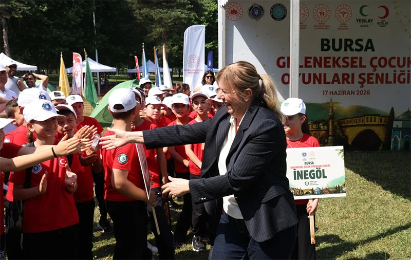 Çocuklar geleneksel oyunlarla buluştu