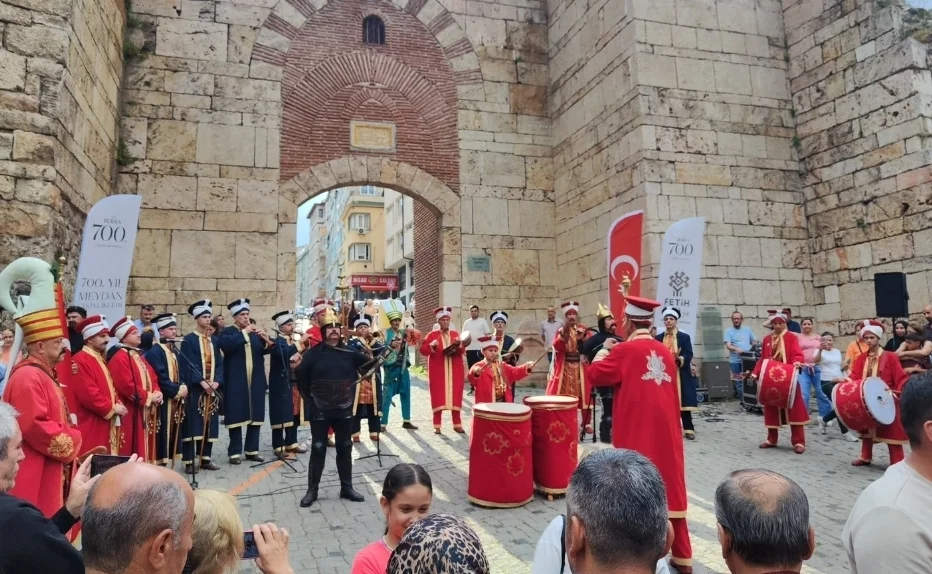 Fethin 700. Yılında mehter sesleri Saltanat Kapı'dan yükseldi