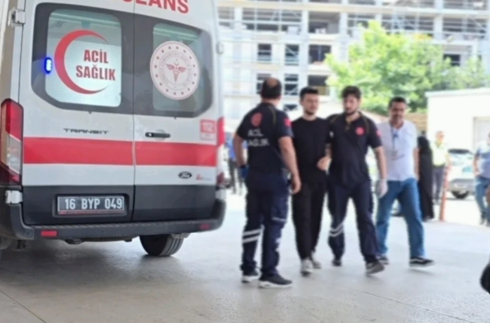 Sınavda fenalaşan aday, hastaneye kaldırıldı