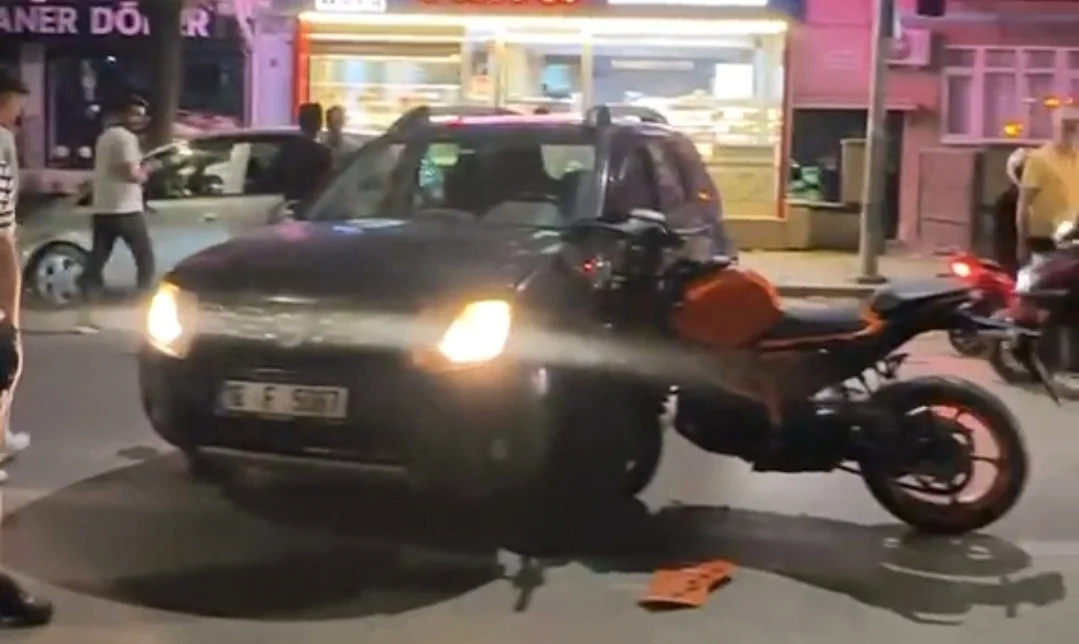 İnegöl'de motosiklet araca saplandı!