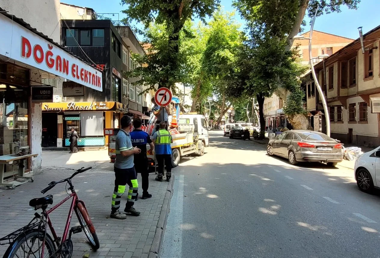 İnegöl'de çok sayıda park yasağı ve tek yön kararı!