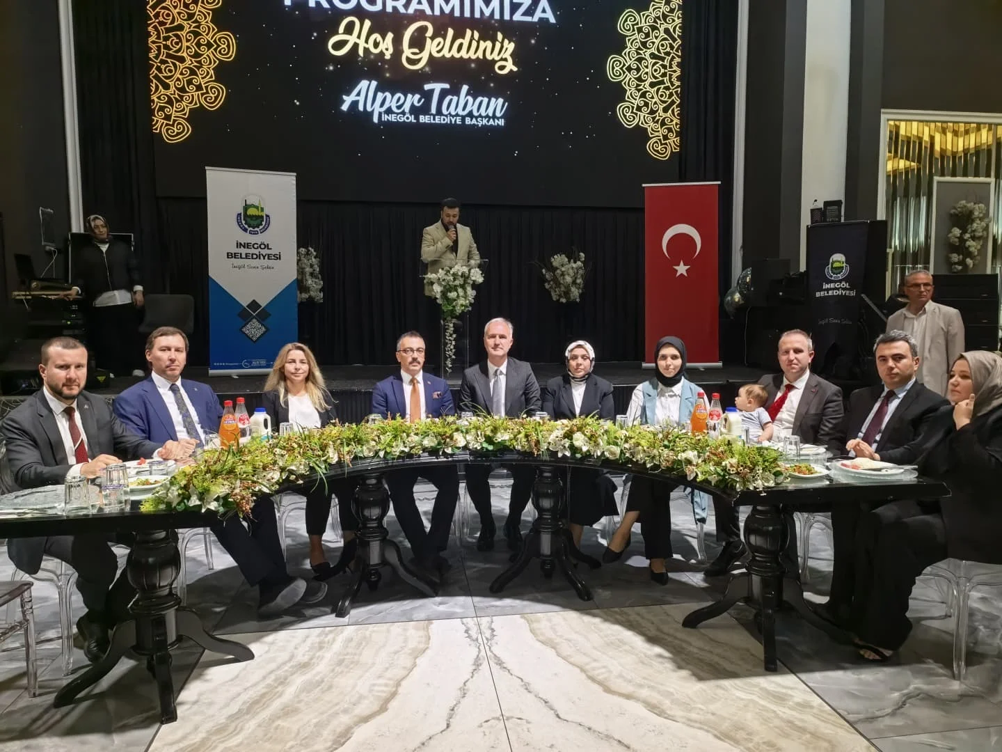 Veda eden Kaymakam gözyaşlarına boğuldu