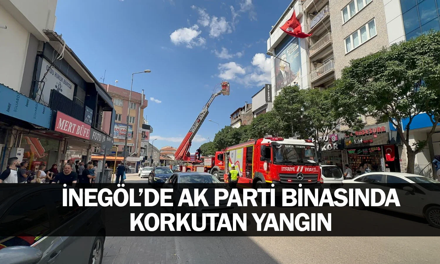 İnegöl'de AK Parti binasında korkutan yangın