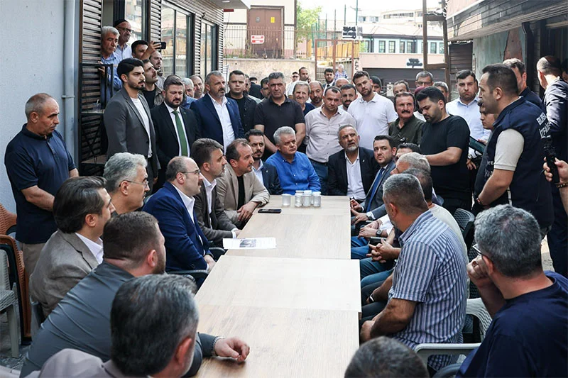 Kayhan Çarşısı'nda yaralar sarılıyor