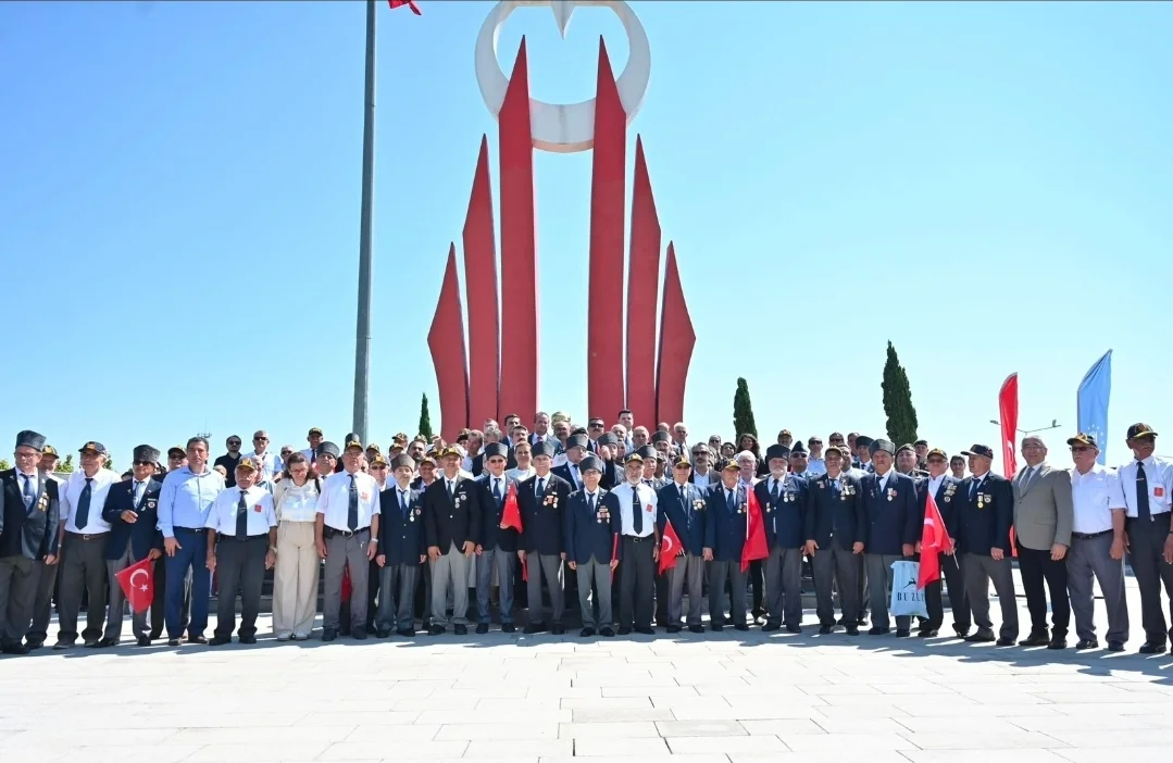 Kıbrıs Barış Harekatı’nın 52. yılında şehitler ve gaziler minnetle anıldı