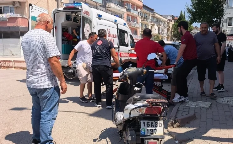 Kazayı görenler yardıma koştu!