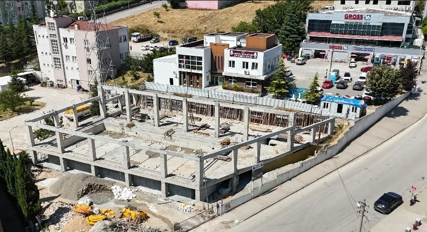 Alanyurt Yüzme Havuzunda Yapım Çalışmaları Sürüyor Alanyurt Yüzme Havuzunda Yapım Çalışmaları Sürüyor