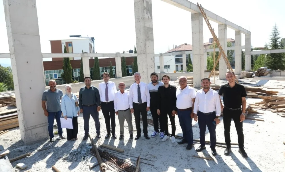 Alanyurt Yüzme Havuzunda Yapım Çalışmaları Sürüyor