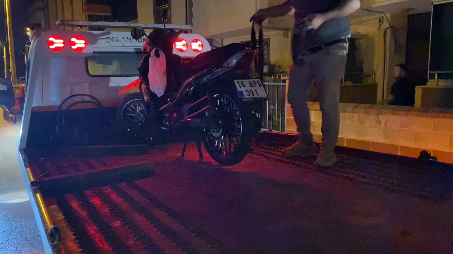 'Dur' ihtarına uymayan sürücüye 450 bin TL ceza 'Dur' ihtarına uymayan sürücüye 450 bin TL ceza