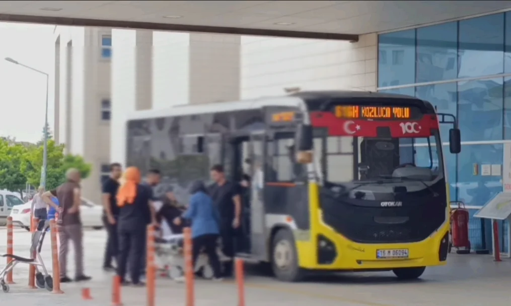 Rahatsızlanan Yolcuyu Hastaneye Şoför Yetiştirdi!