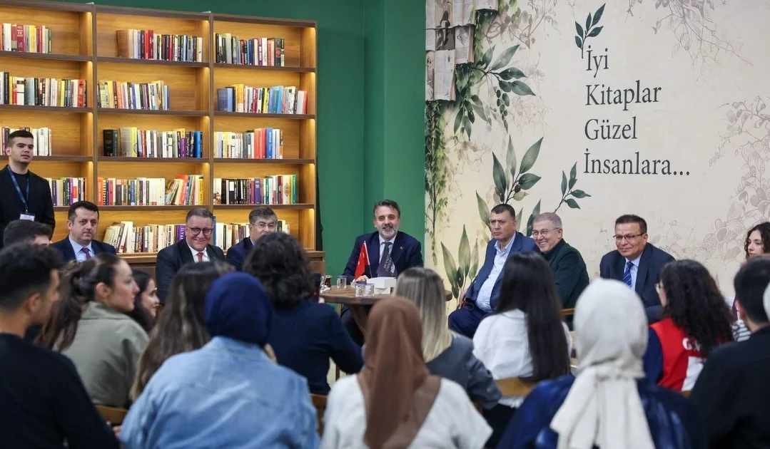 Başkan Vekili Biba'dan üniversitelilere mesaj: Sizin olanı size sunuyoruz