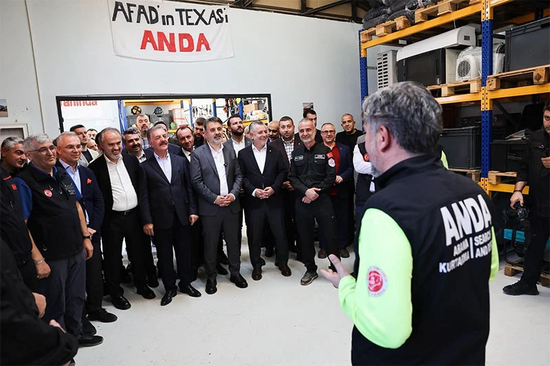 Büyükşehir'den afetlere hazırlıkta gönüllülere destek Büyükşehir'den afetlere hazırlıkta gönüllülere destek