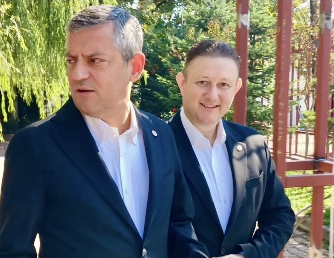 Özgür Özel İnegöl’de köfte molası verdi