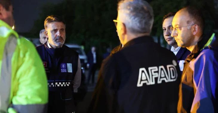Büyükşehir'de yağmur teyakkuzu: 1126 personel, 439 araç görev başında
