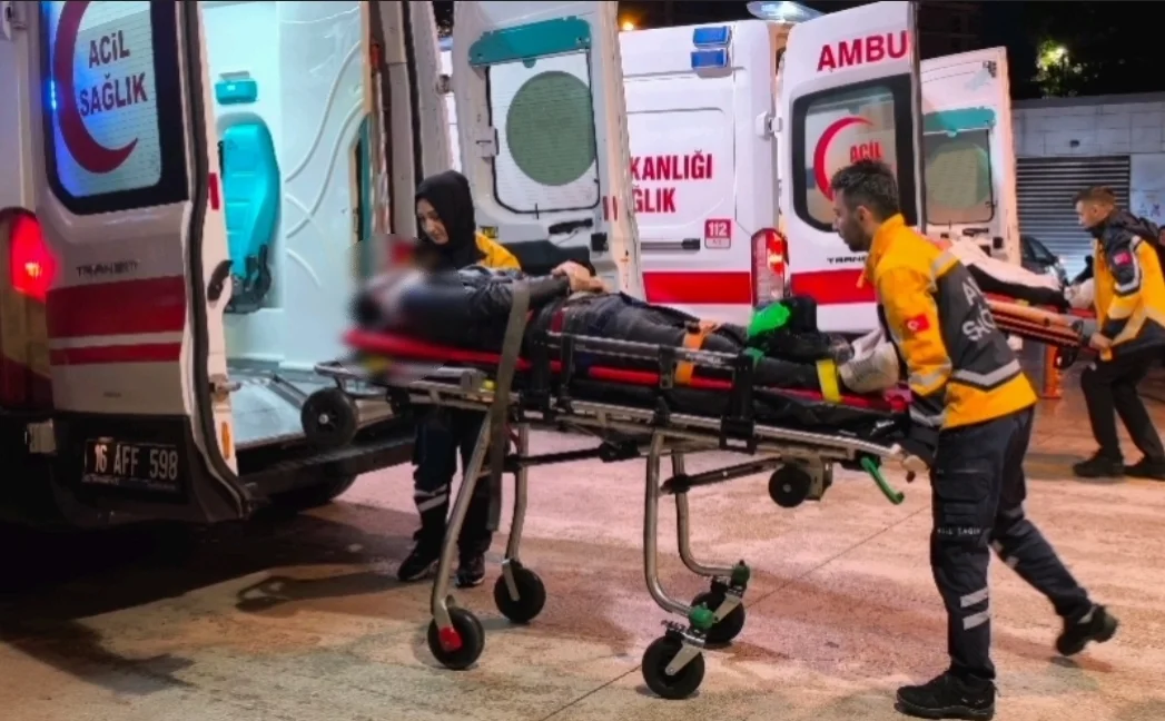 İnegöl’de Korkutan Kaza: 2 Kardeş Hastaneye Kaldırıldı İnegöl’de Korkutan Kaza: 2 Kardeş Hastaneye Kaldırıldı